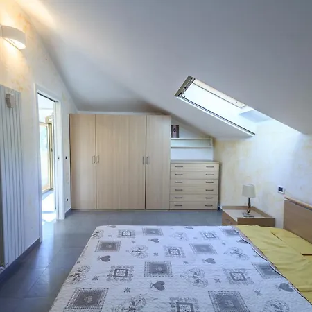 Apartment Mansarda Di Moderna Concezione Varazze