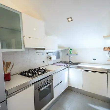 Mansarda Di Moderna Concezione Apartment